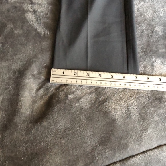 Men’s size 30 X 32 slim Van Heusen gray dress pants - Picture 4 of 11